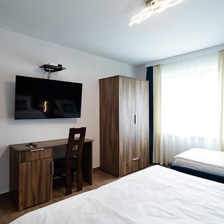 Apartament Zielony Przyladek Brwinow Екстериор снимка