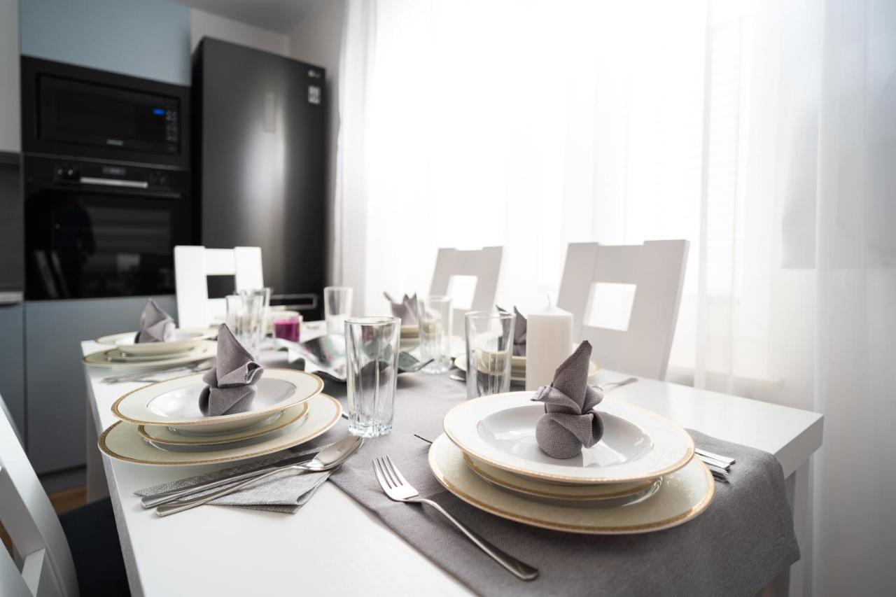 Apartament Zielony Przyladek Brwinow Екстериор снимка
