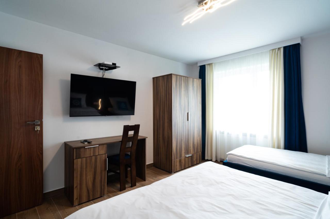 Apartament Zielony Przyladek Brwinow Екстериор снимка