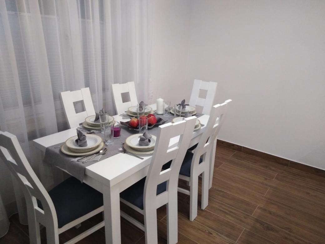 Apartament Zielony Przyladek Brwinow Екстериор снимка