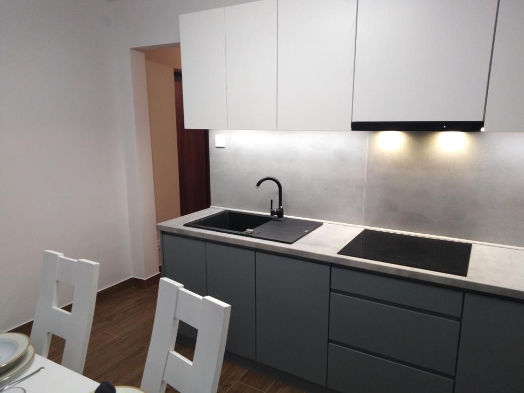 Apartament Zielony Przyladek Brwinow Екстериор снимка