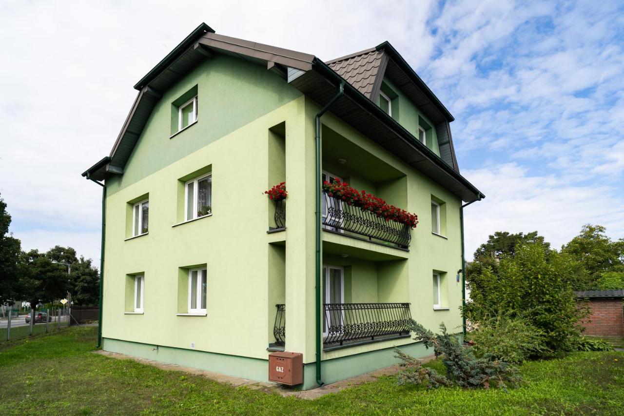 Apartament Zielony Przyladek Brwinow Екстериор снимка