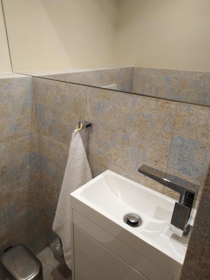 Apartament Zielony Przyladek Brwinow Екстериор снимка